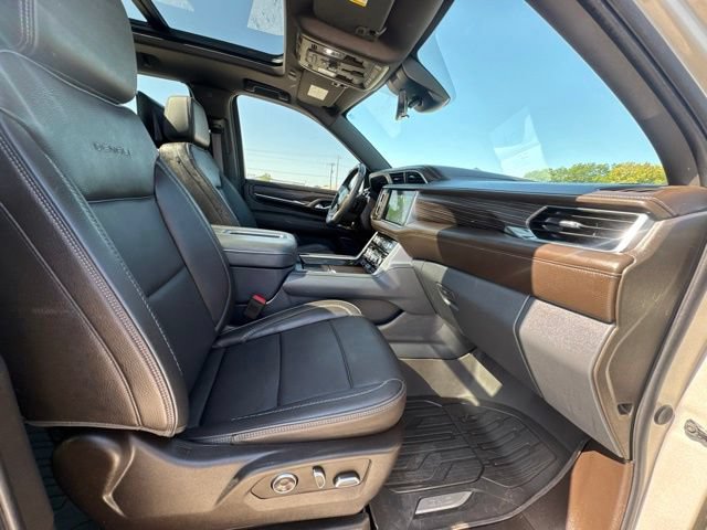 Used 2024 GMC Yukon Denali w/ Denali Reserve Package AWD/4WD image 15