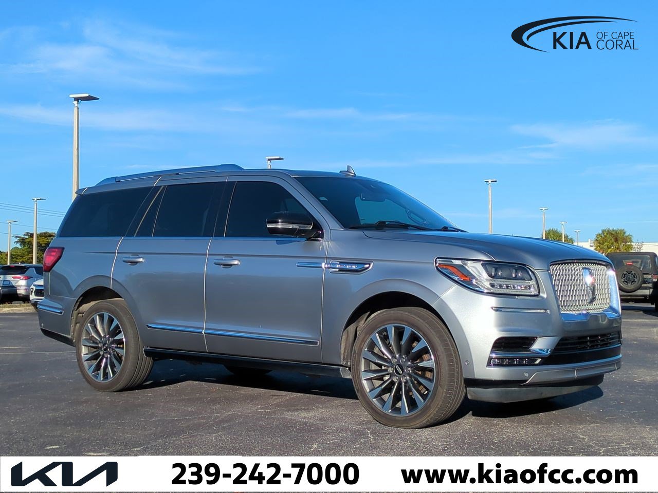 Used 2021 Lincoln Navigator Reserve w/ Luxury Package image 2