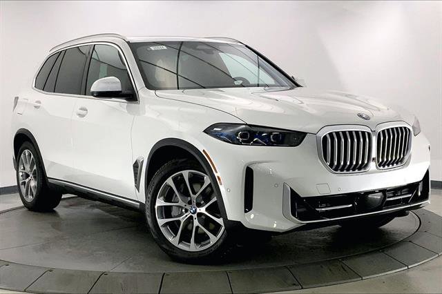 New 2026 BMW X5 xDrive50e image 1