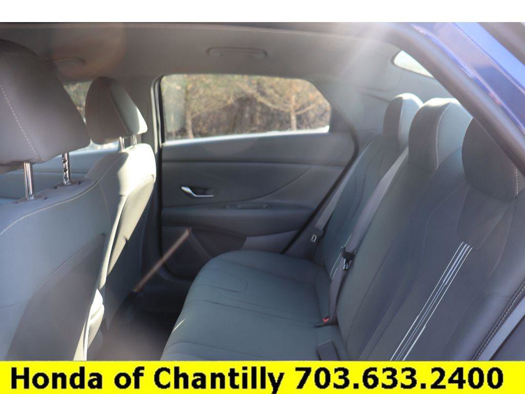 Used 2021 Hyundai Elantra SEL image 25