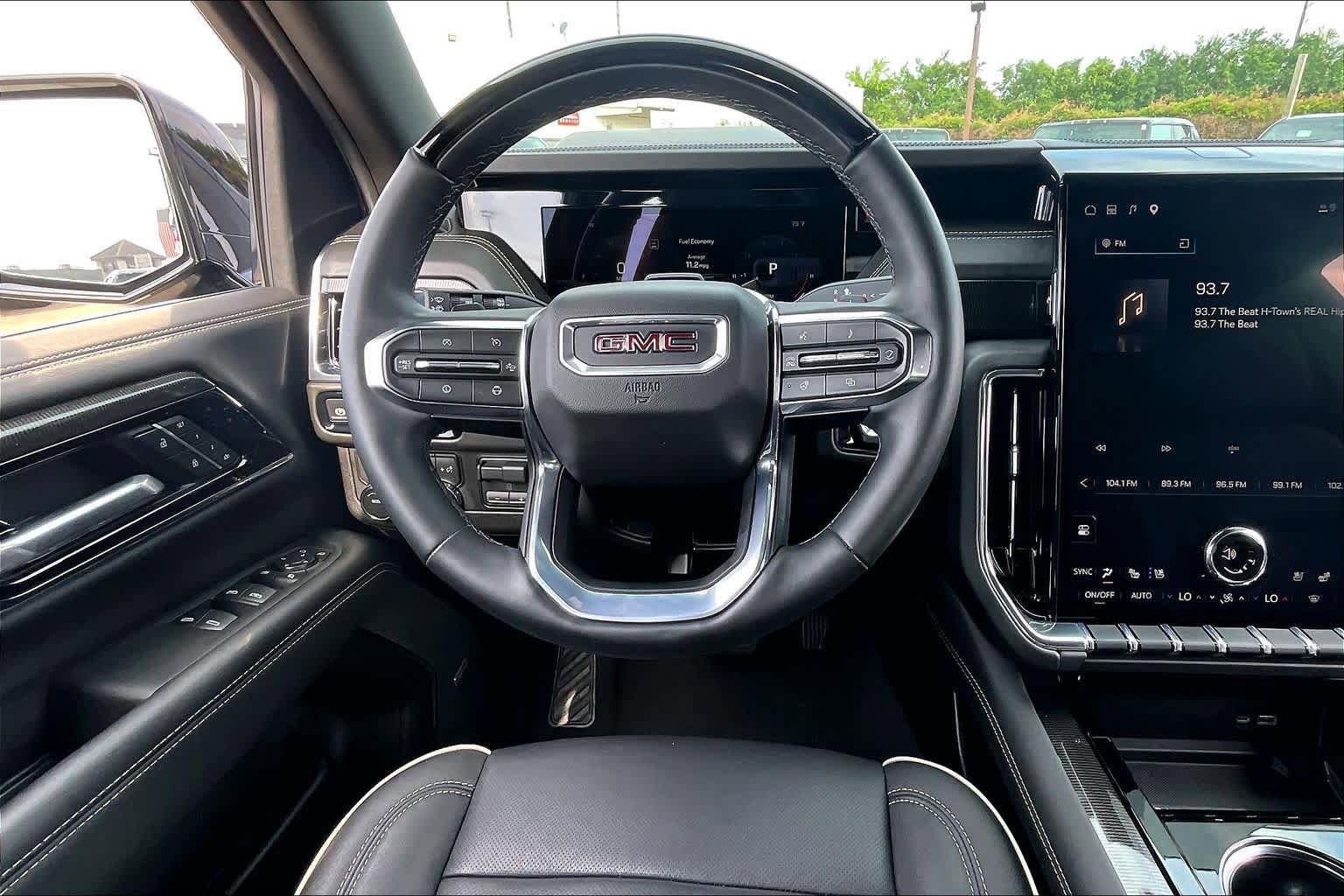 Used 2026 GMC Yukon XL Elevation w/ Elevation Premium Package image 6