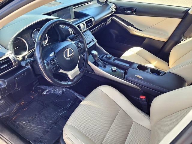 Used 2016 Lexus IS 200t RWD image 10