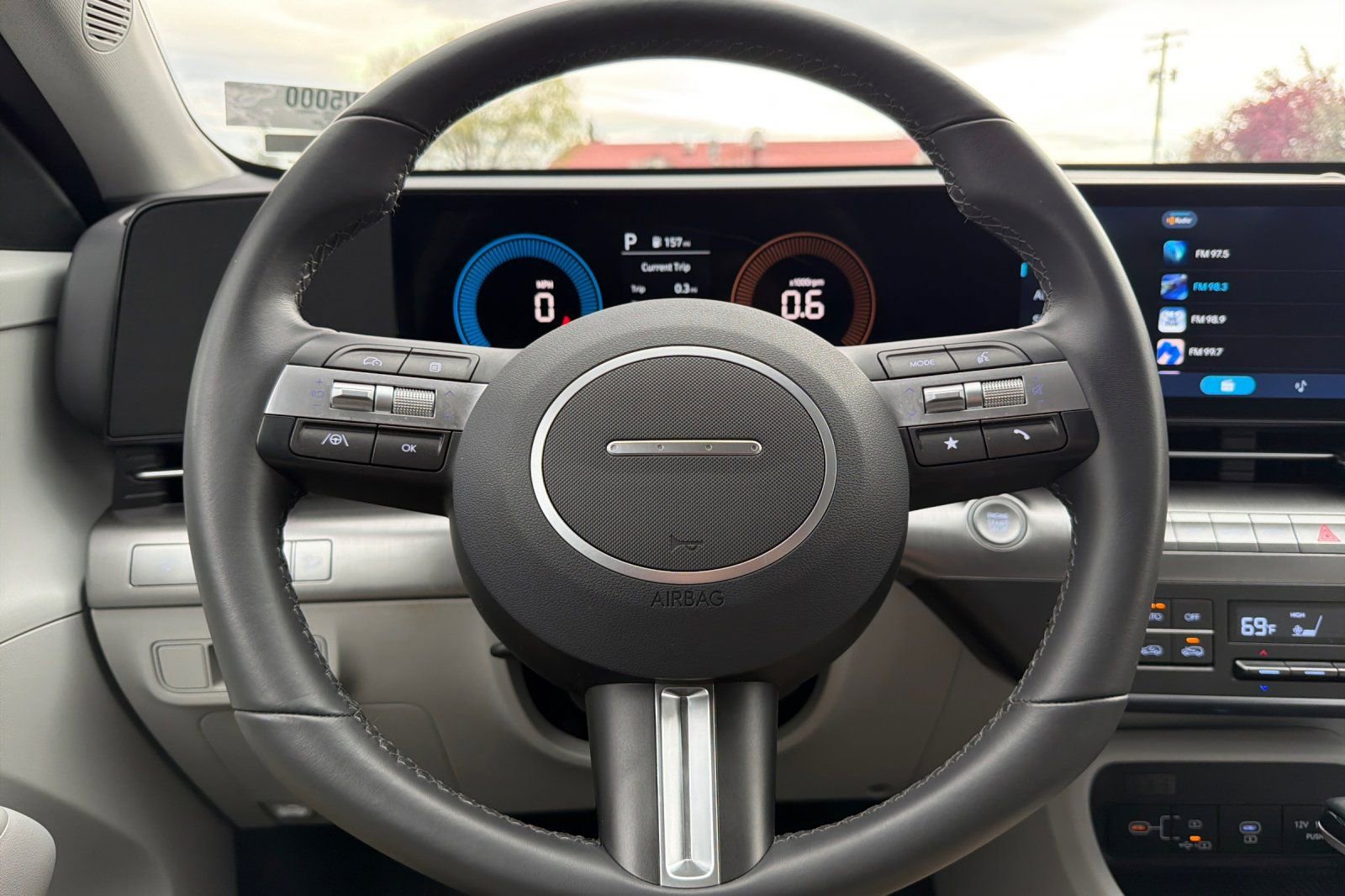 Used 2025 Hyundai Kona SEL AWD/4WD image 23