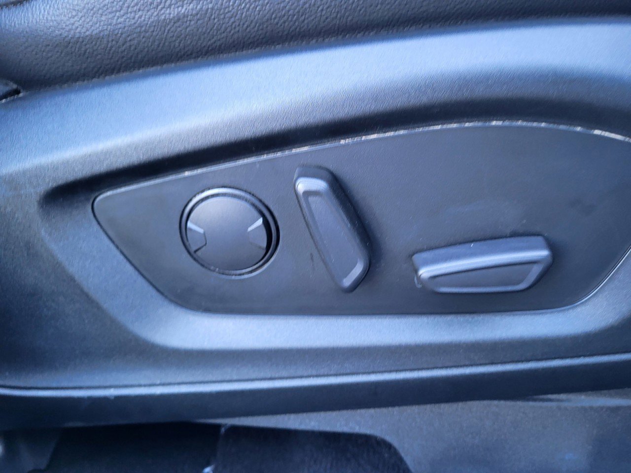 Used 2021 Ford Explorer XLT w/ Equipment Group 202A image 21