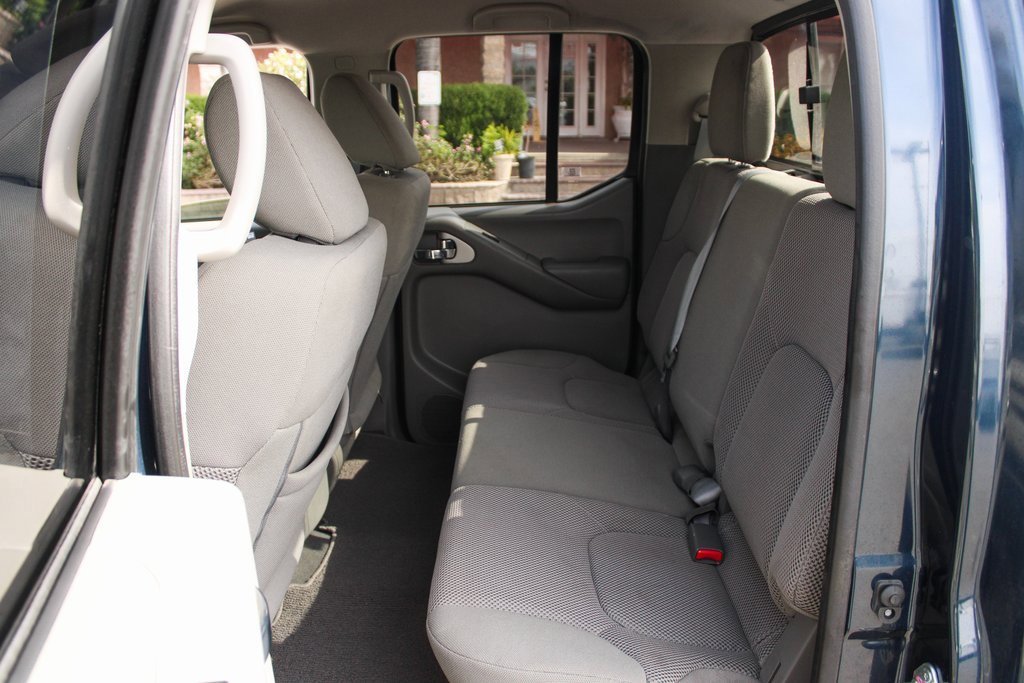 Used 2020 Nissan Frontier SV image 27