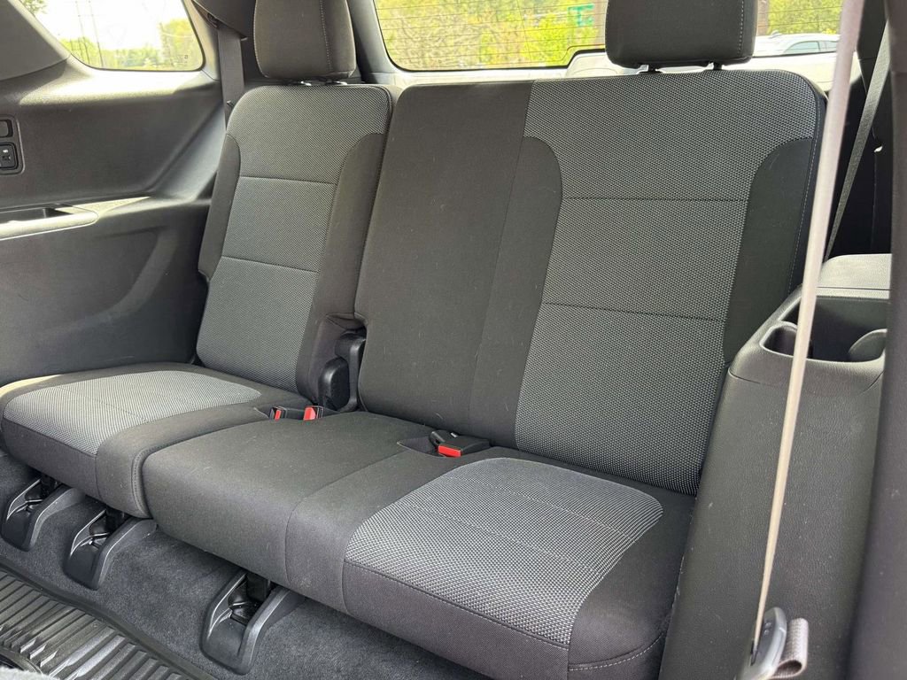 Used 2023 Chevrolet Traverse LT image 18
