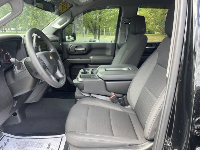 Used 2024 Chevrolet Silverado 2500 Custom w/ Custom Value Package image 13