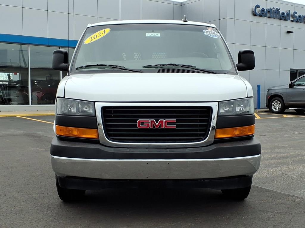 Used 2024 GMC Savana 2500 w/ Driver Convenience Package image 2