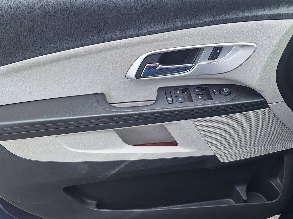 Used 2017 Chevrolet Equinox LS image 9