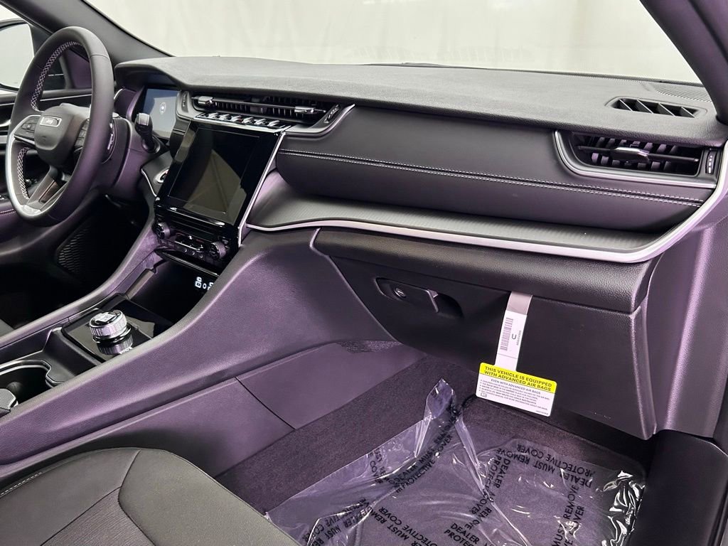 New 2025 Jeep Grand Cherokee Laredo X w/ Trailer Tow Package image 23