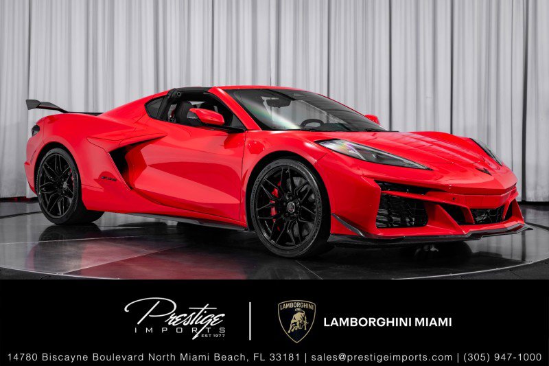 Used 2025 Chevrolet Corvette Z06 w/ Z07 Performance Package image 1