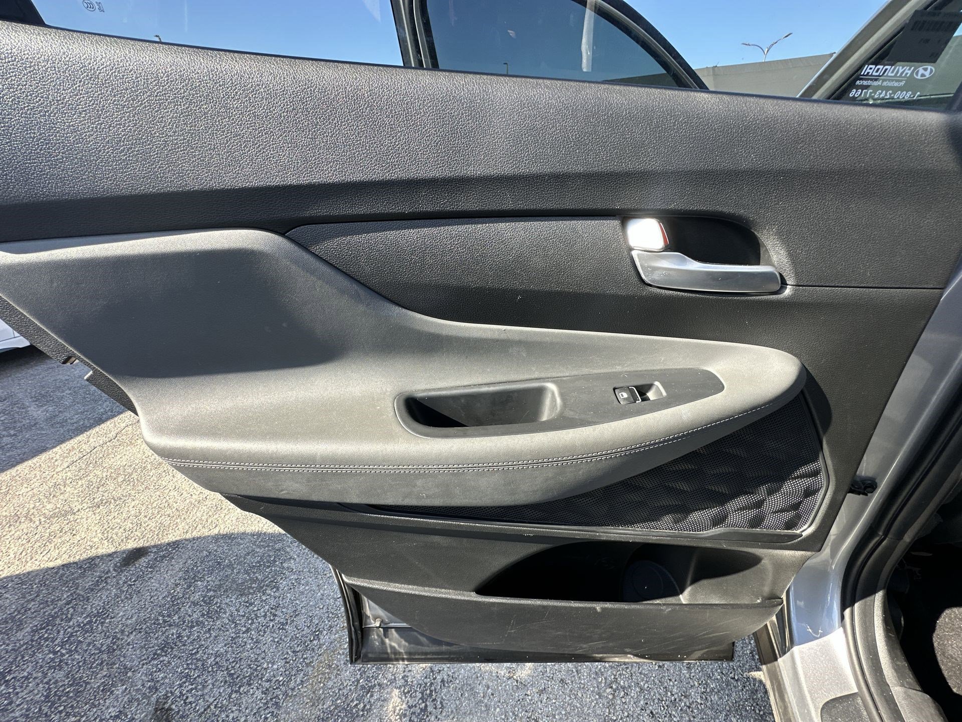 Used 2023 Hyundai Santa Fe SE image 31