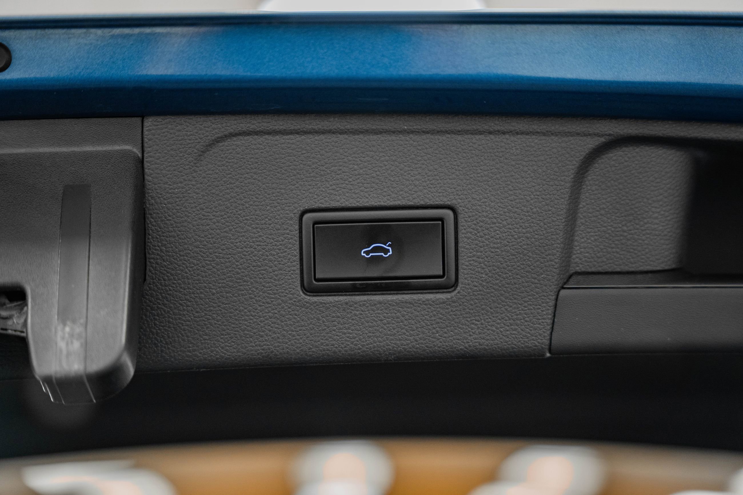 Used 2019 Volkswagen Atlas SEL Premium image 14