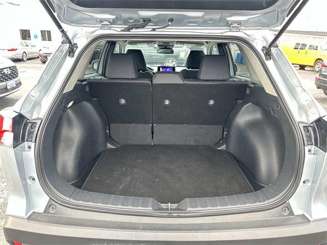 Used 2024 Toyota Corolla Cross LE image 12
