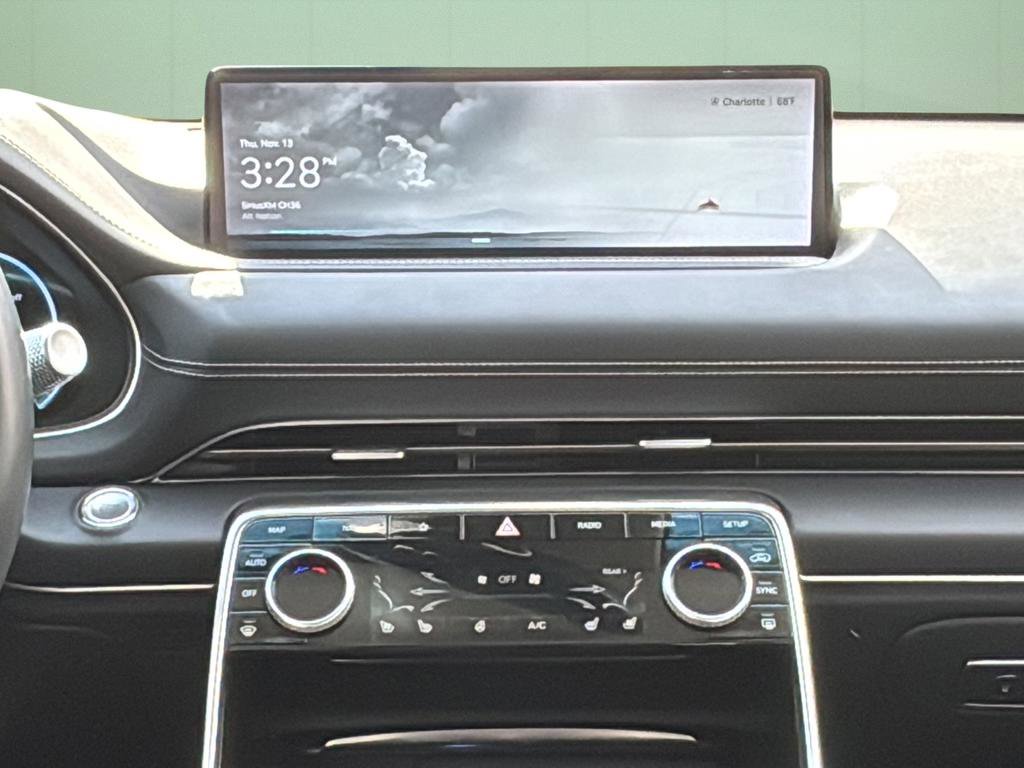 Used 2023 Genesis GV80 2.5T w/ Prestige 20" Package image 22