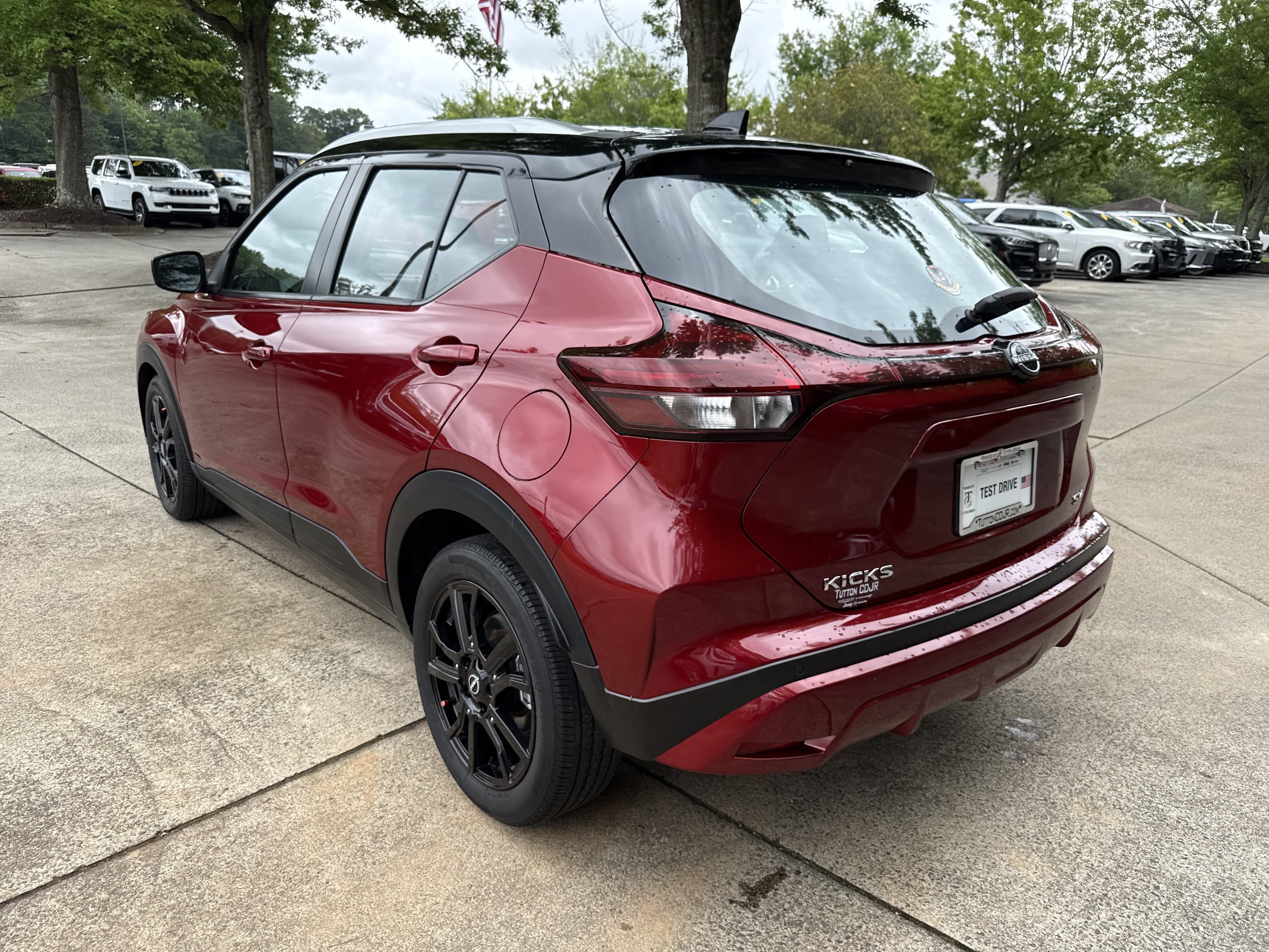 Used 2023 Nissan Kicks SV FWD image 5