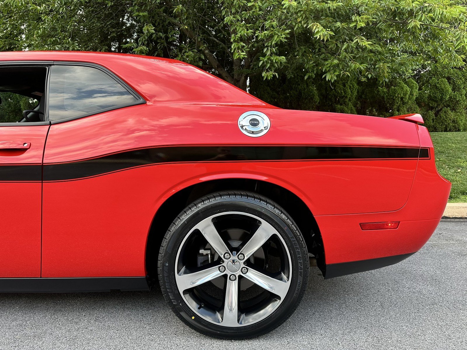 Used 2014 Dodge Challenger R/T w/ Electronics Convenience Group RWD image 82