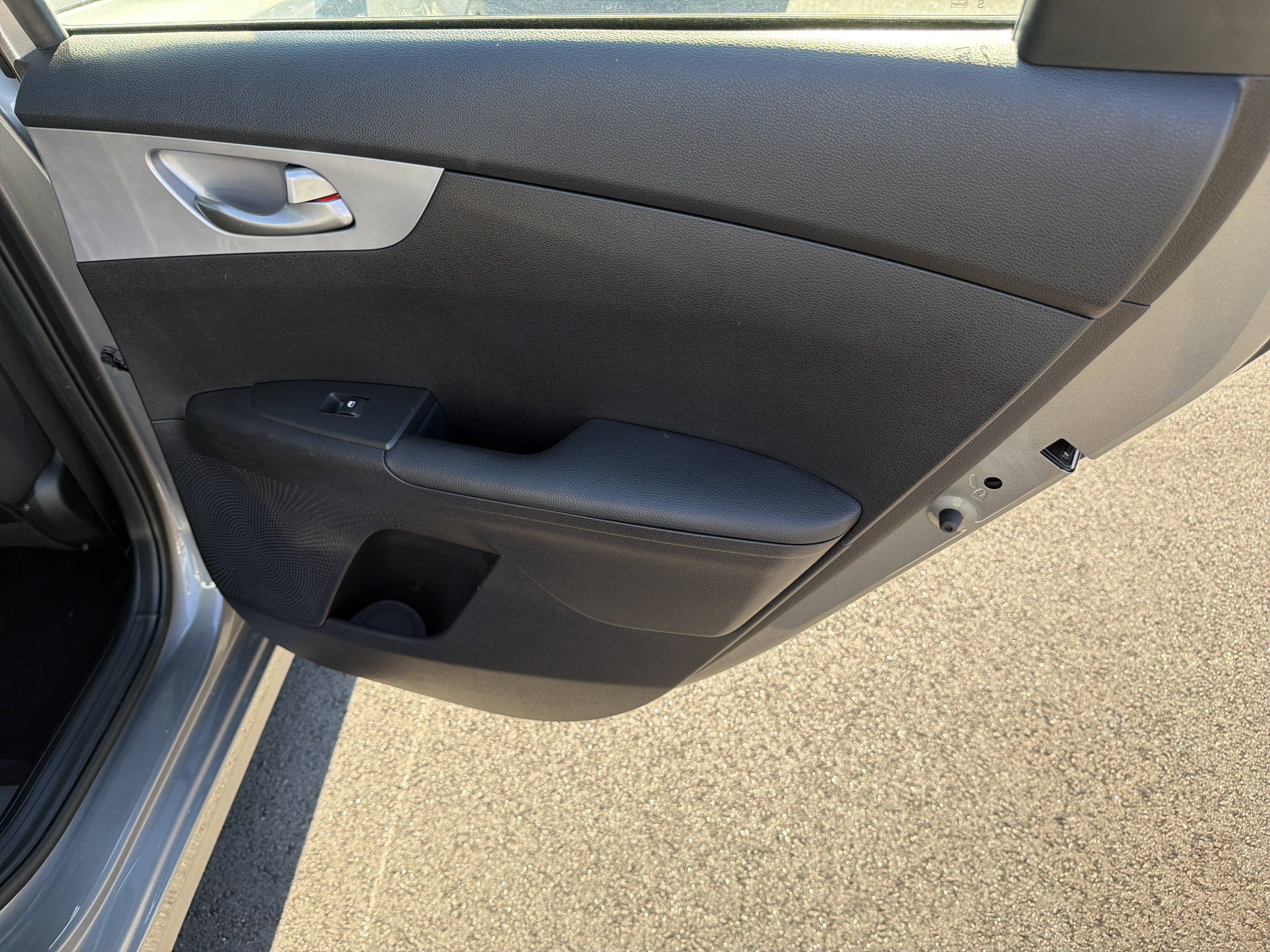 Certified 2022 Kia Forte LXS w/ LXS Technology Package FWD image 16
