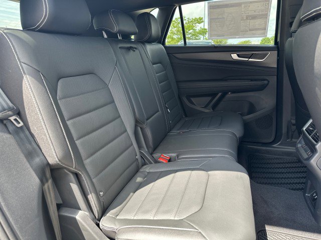 New 2025 Volkswagen Atlas Cross Sport SEL image 29