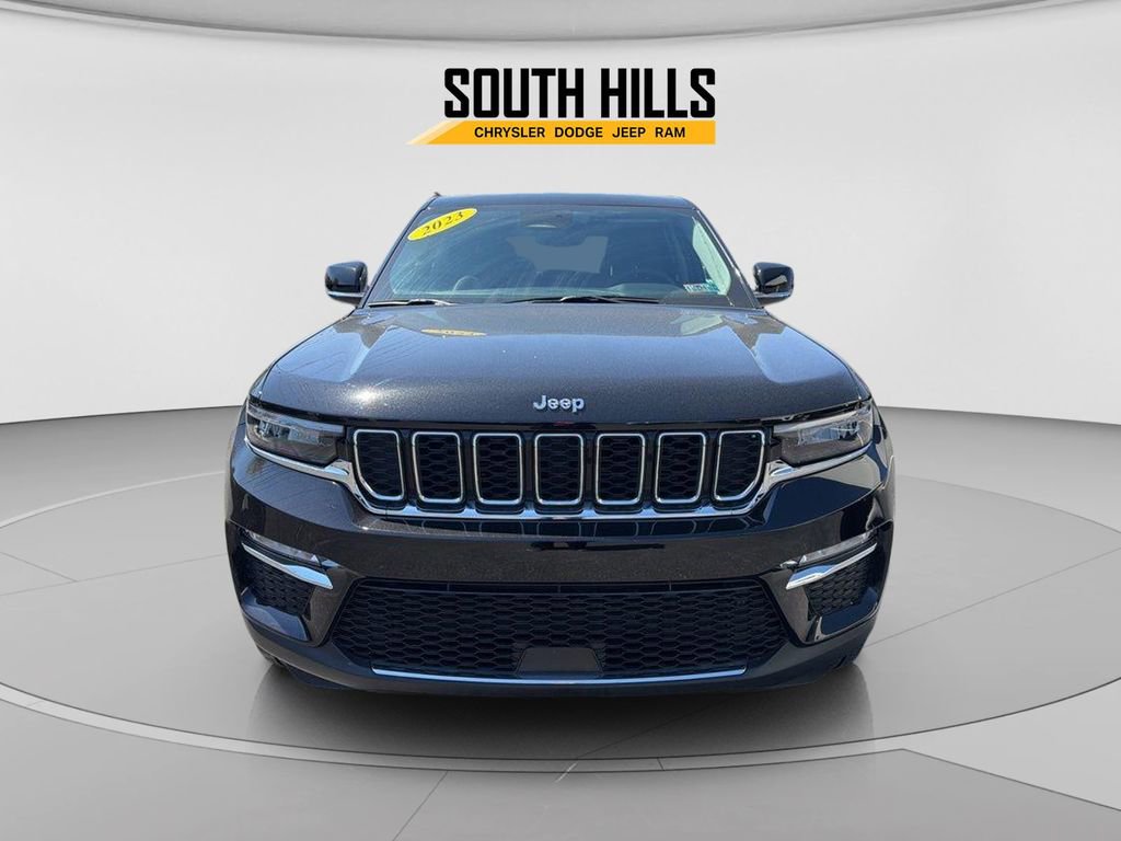 Certified 2023 Jeep Grand Cherokee Limited w/ Trailer Tow Prep Group (B) image 8