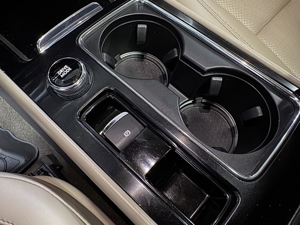 Used 2021 Lincoln Corsair Reserve w/ Equipment Group 201A image 16