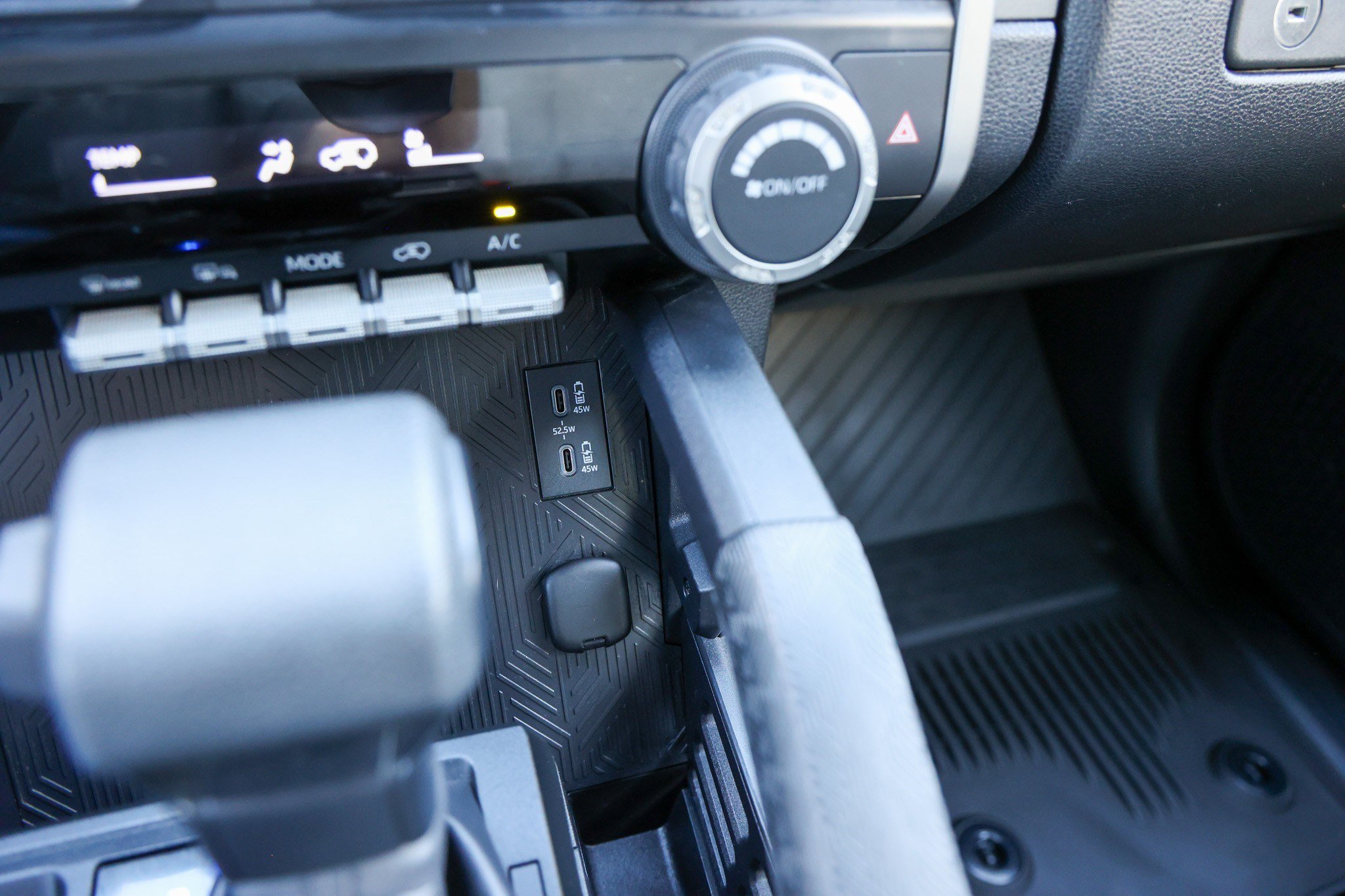 Certified 2025 Toyota 4Runner SR5 AWD/4WD image 24