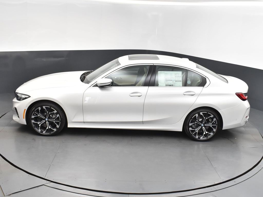 Certified 2025 BMW 330i Sedan w/ Premium Package image 32