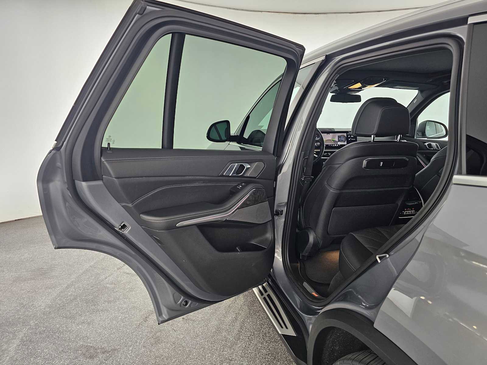 Used 2024 BMW X5 xDrive40i w/ Premium Package image 15