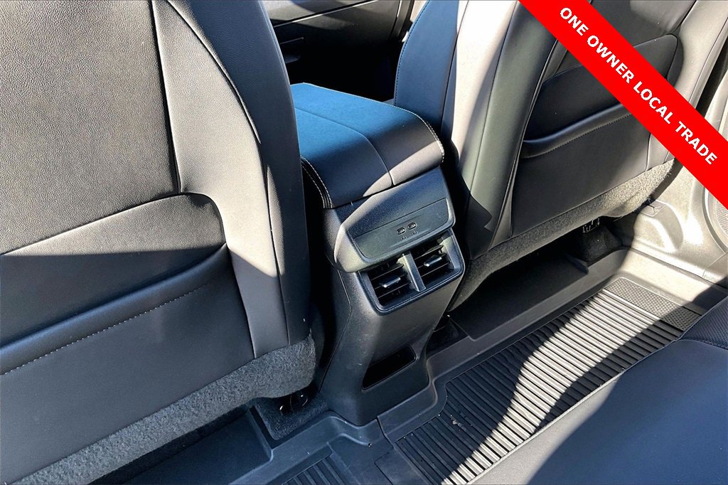 Used 2025 GMC Terrain Elevation w/ Elevation Premium Package image 33