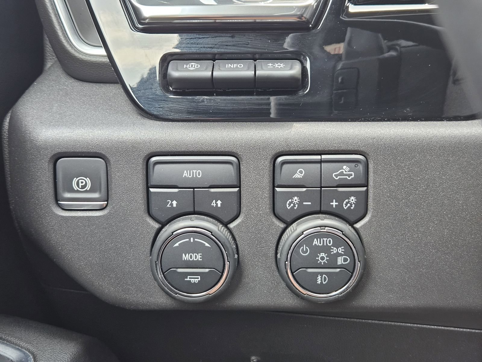 Certified 2024 Chevrolet Silverado 1500 LTZ w/ LTZ Premium Texas Edition image 26