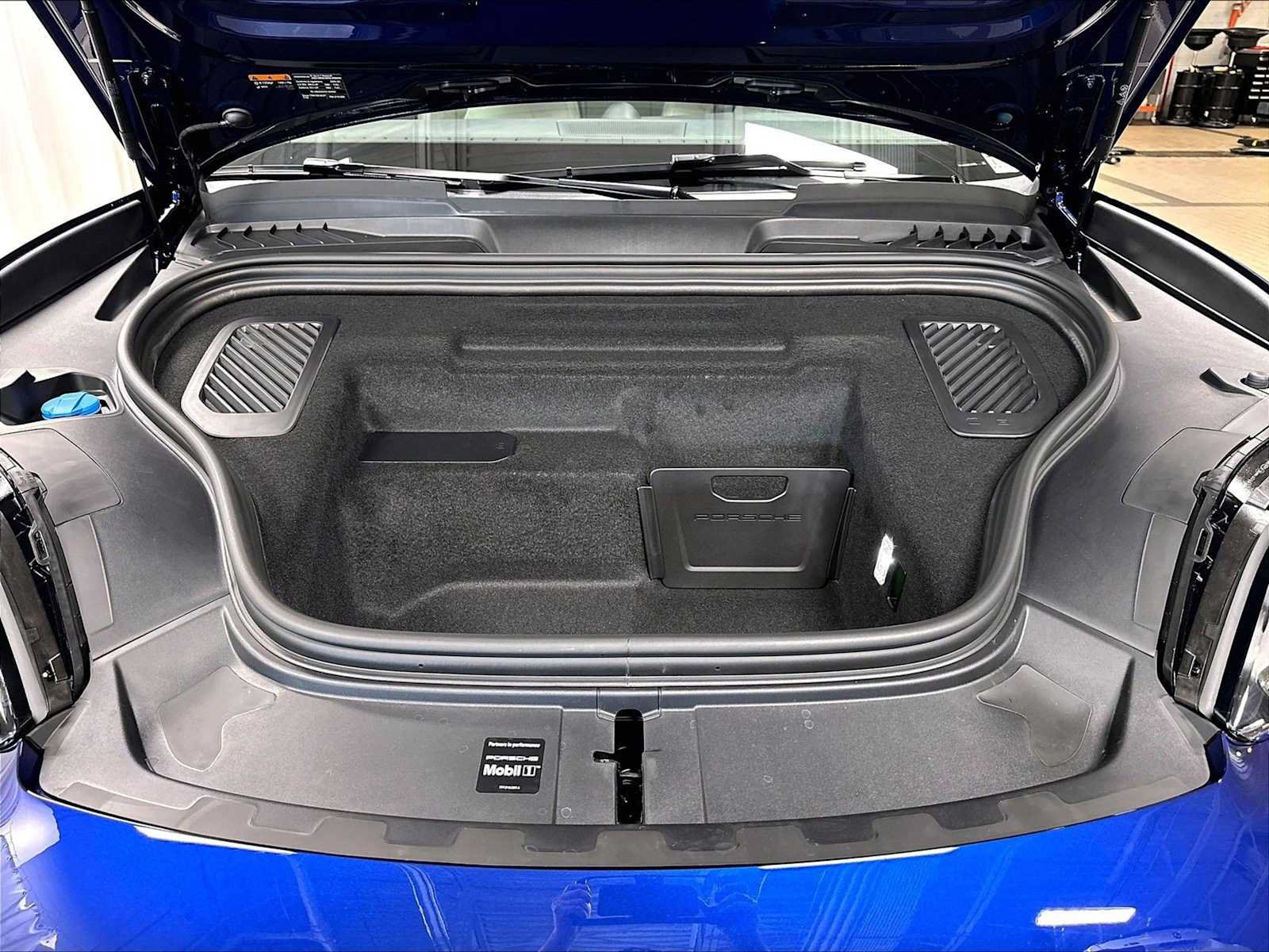 New 2026 Porsche Macan 4 Electric AWD/4WD image 35