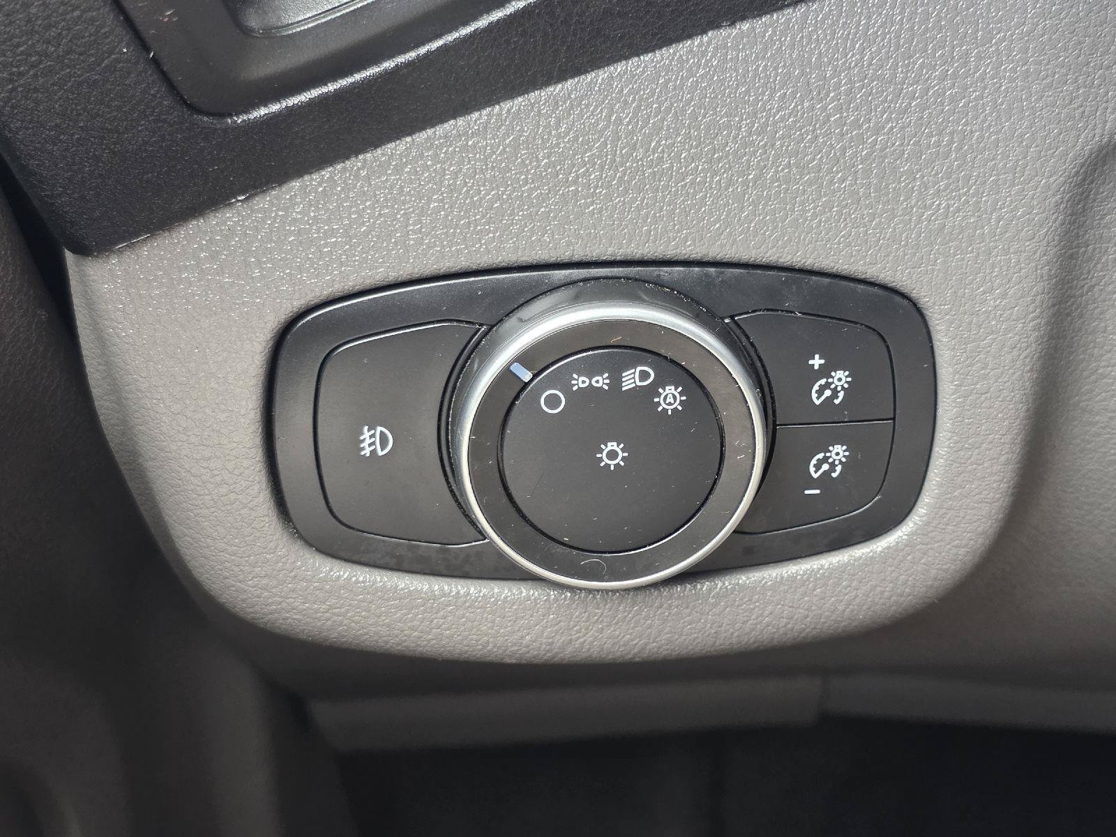 Used 2020 Ford Transit Connect XLT FWD image 11