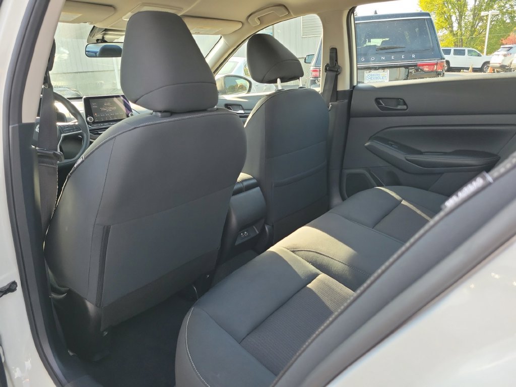 Used 2024 Nissan Altima 2.5 SV FWD image 17
