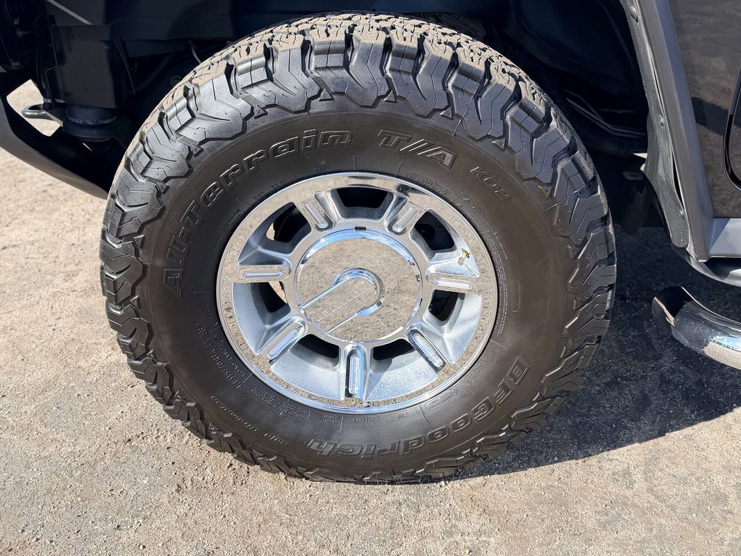 Used 2005 HUMMER H2 w/ Preferred Equipment Group image 11
