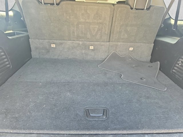 Used 2019 Chevrolet Suburban Premier RWD image 6