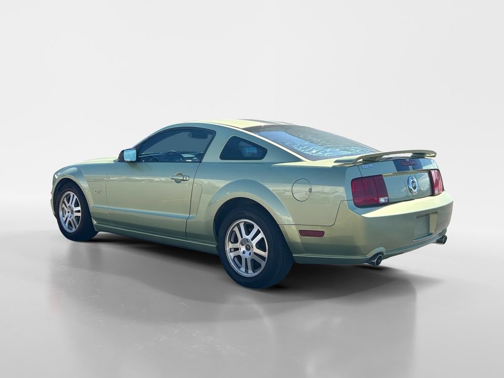 Used 2005 Ford Mustang GT RWD image 3