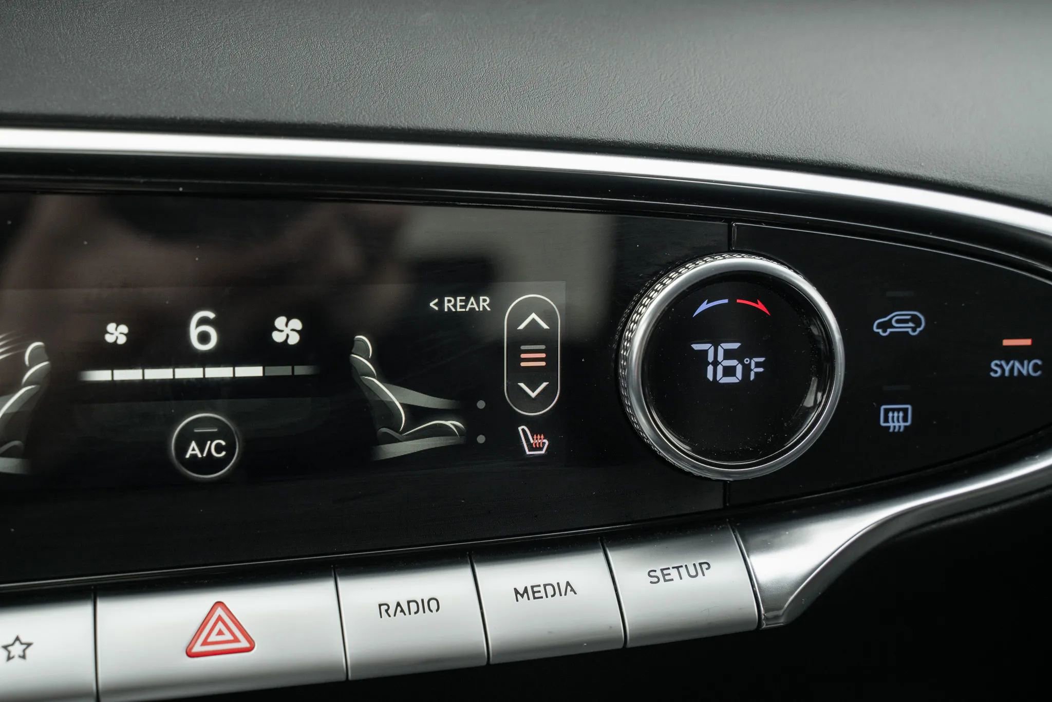 Used 2022 Genesis GV70 2.5T image 28