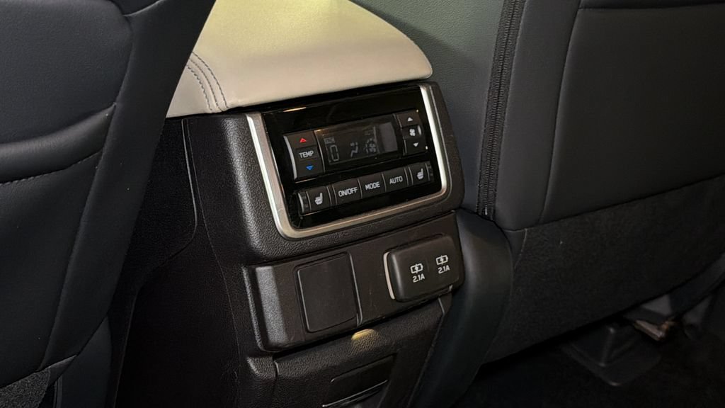 Used 2019 Subaru Ascent Limited AWD/4WD image 16