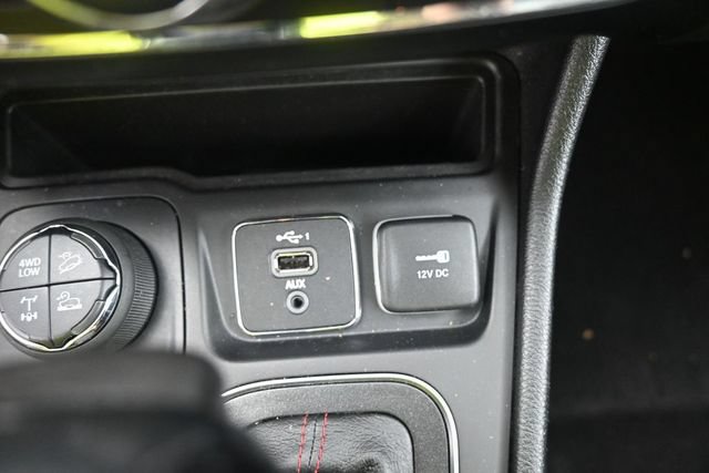 Used 2022 Jeep Cherokee Trailhawk AWD/4WD image 22