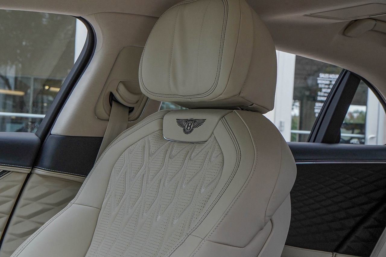 New 2026 Bentley Flying Spur Plug-In Hybrid image 24