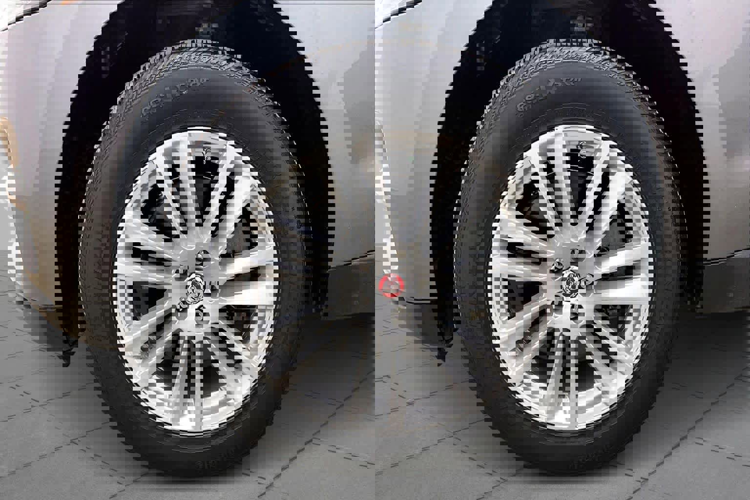 Used 2017 Jaguar F-PACE Prestige image 10