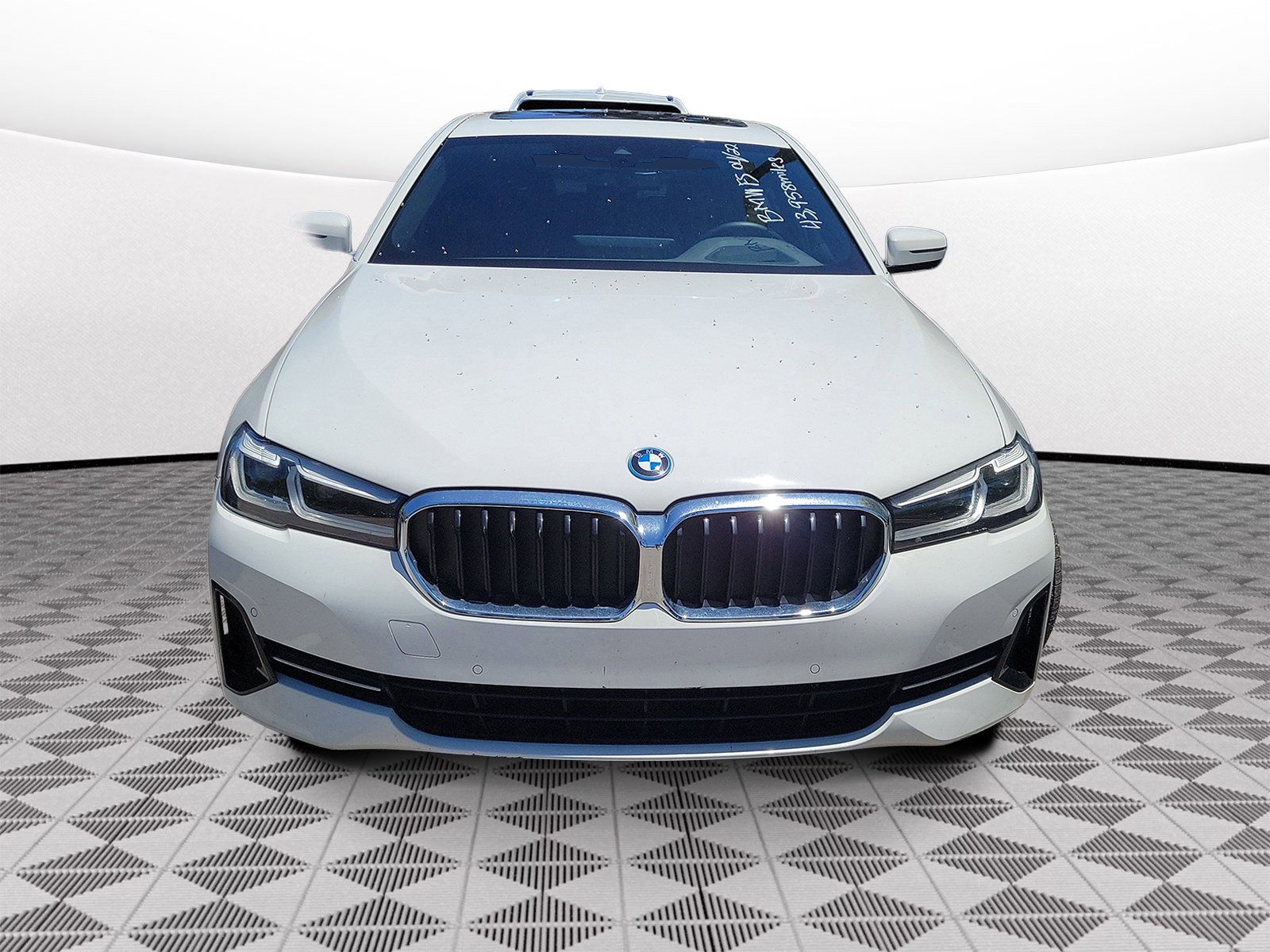 Certified 2023 BMW 530e xDrive w/ Premium Package AWD/4WD image 2