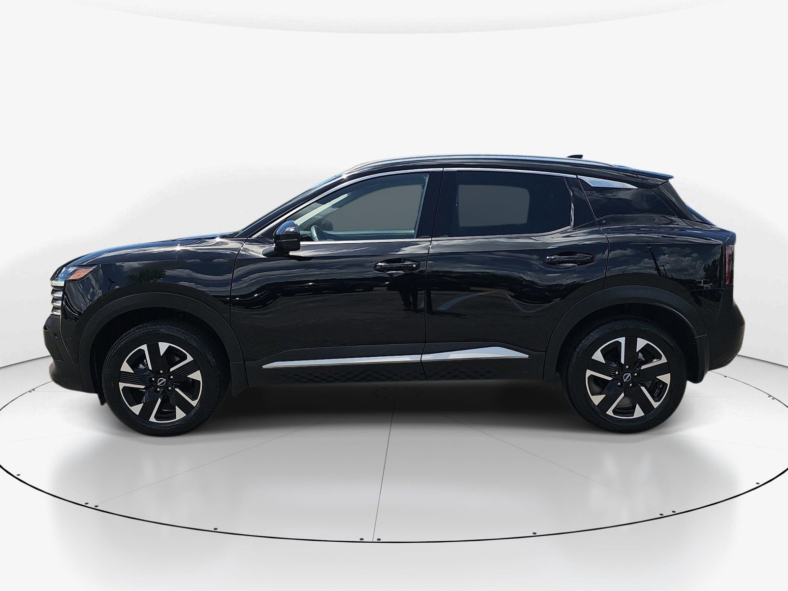 Used 2025 Nissan Kicks SR FWD image 7