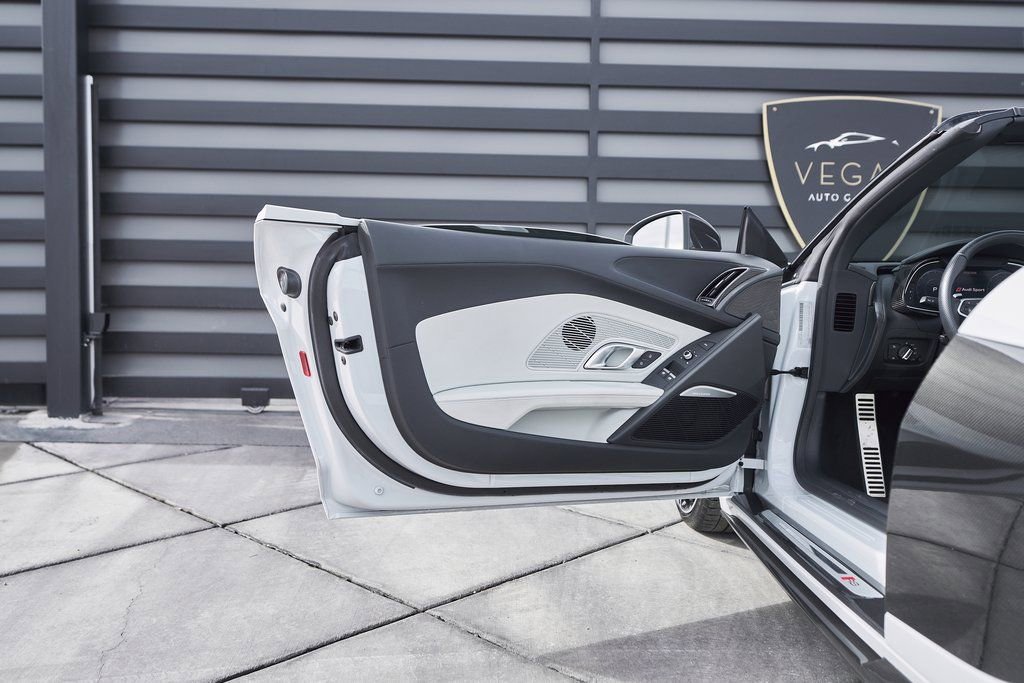 Used 2021 Audi R8 V10 performance image 32