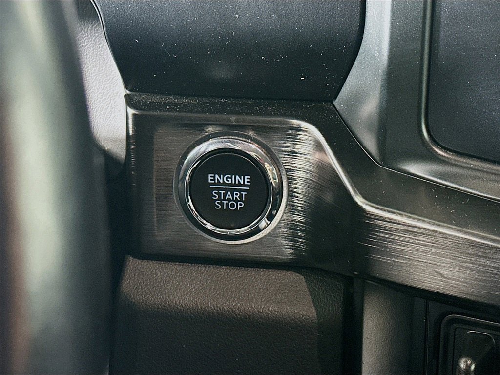 Used 2023 Ford F250 Lariat w/ Sport Appearance Package image 27