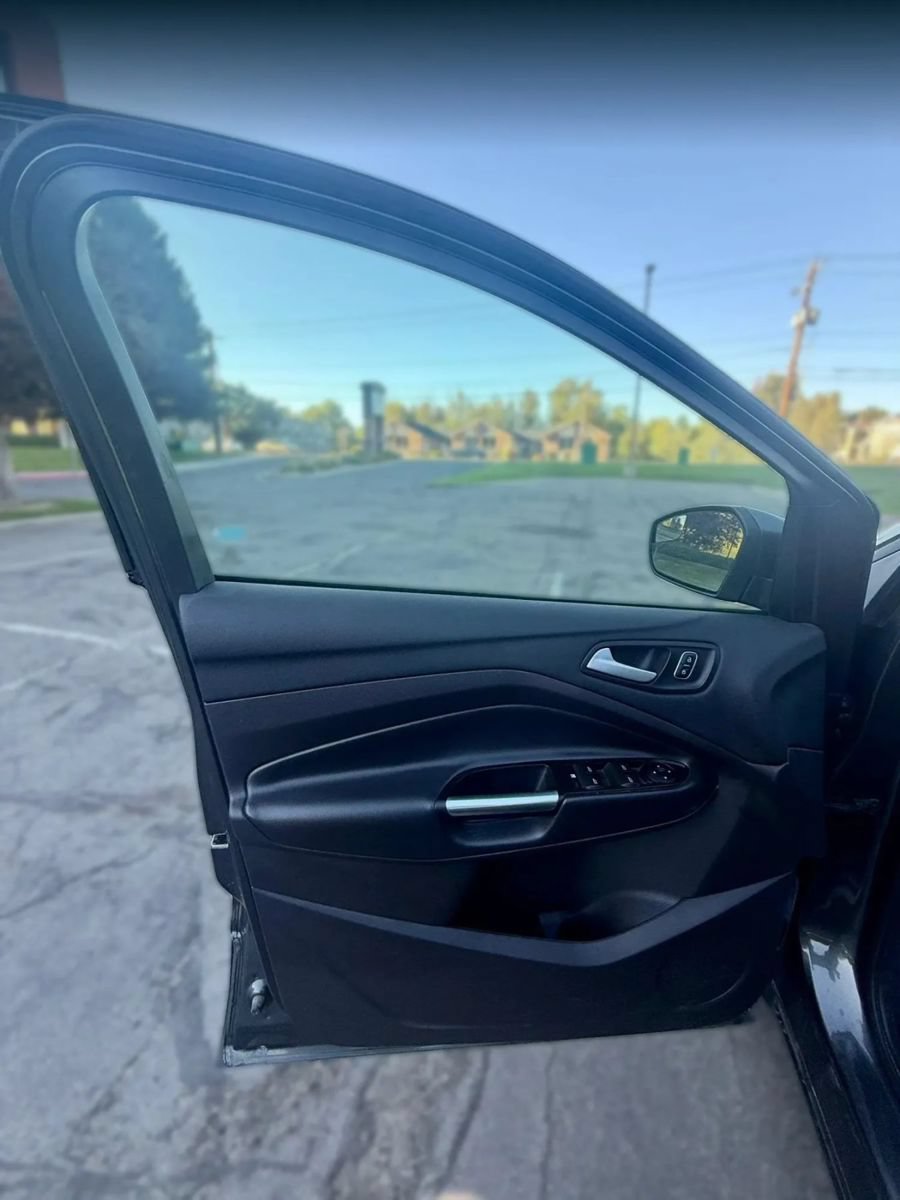 Used 2017 Ford Escape SE AWD/4WD image 26
