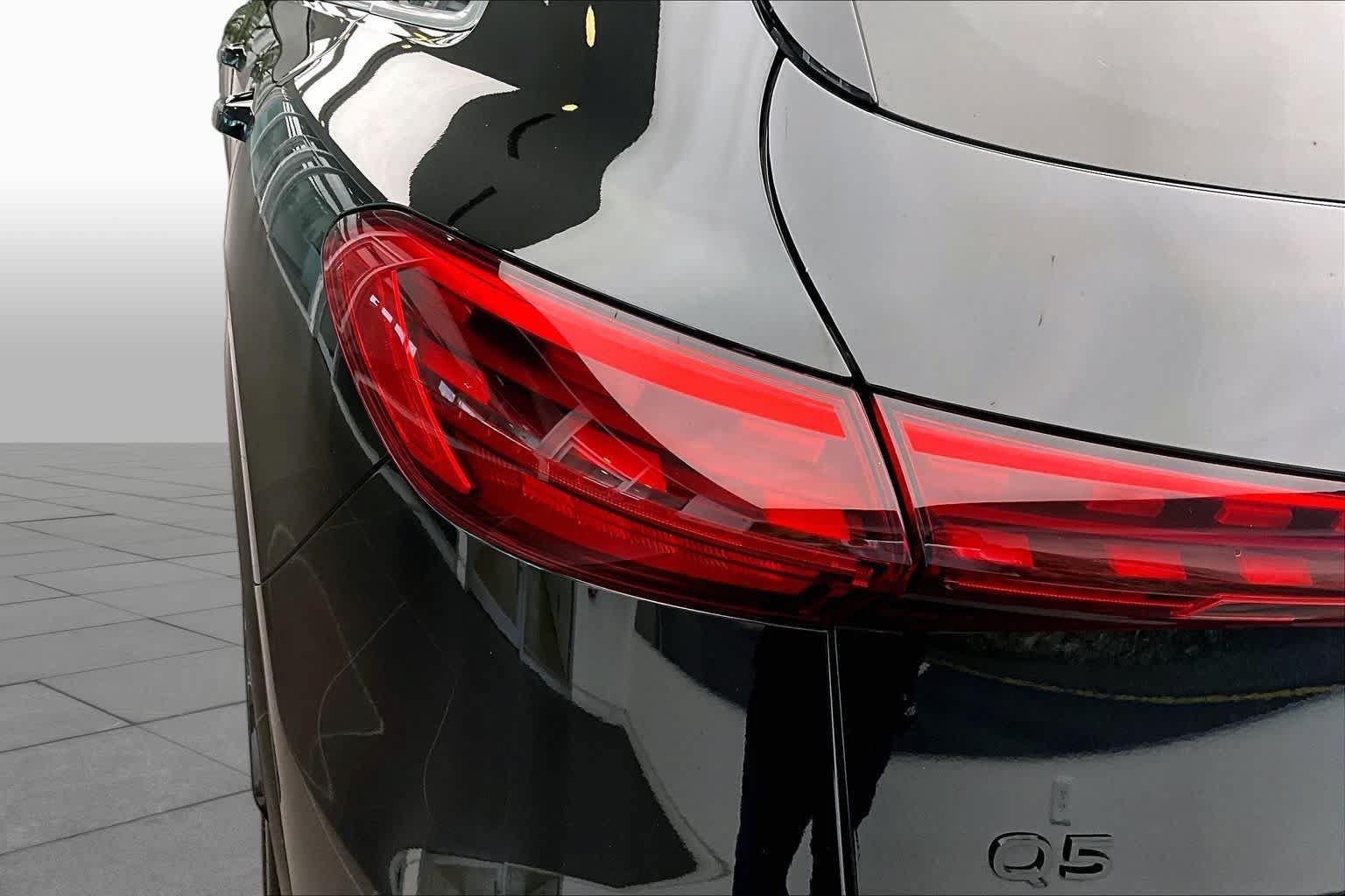 Certified 2025 Audi Q5 Premium AWD/4WD image 28
