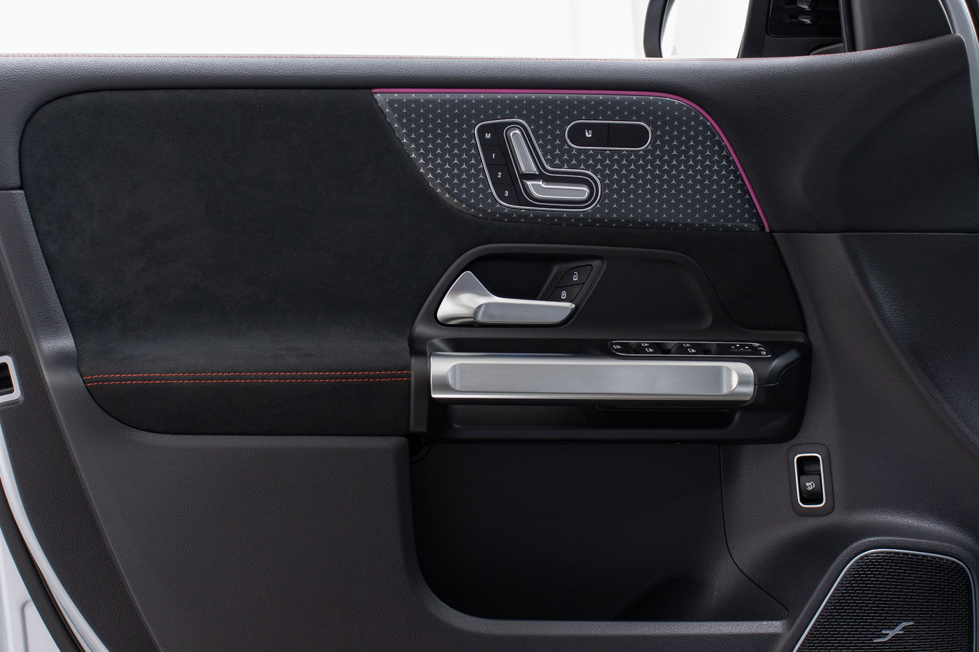 New 2024 Mercedes-Benz EQB 300 4MATIC image 13