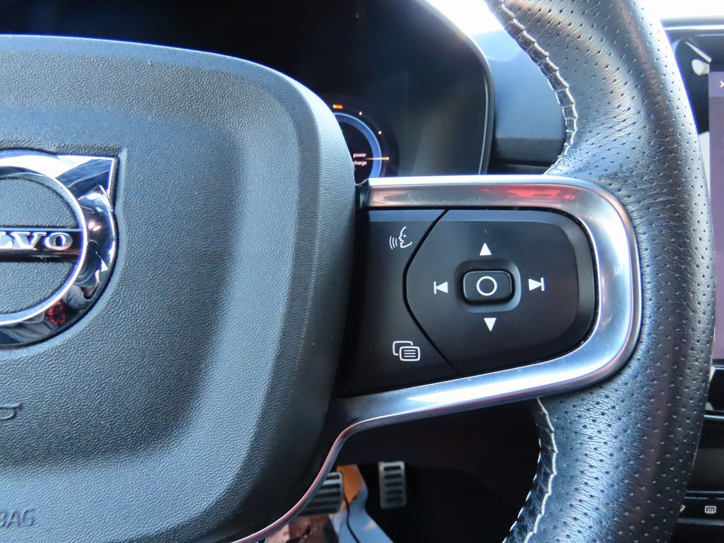 Used 2021 Volvo XC40 P8 Recharge image 31