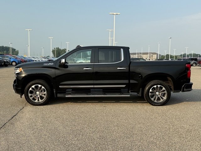 Used 2022 Chevrolet Silverado 1500 High Country w/ Technology Package image 10